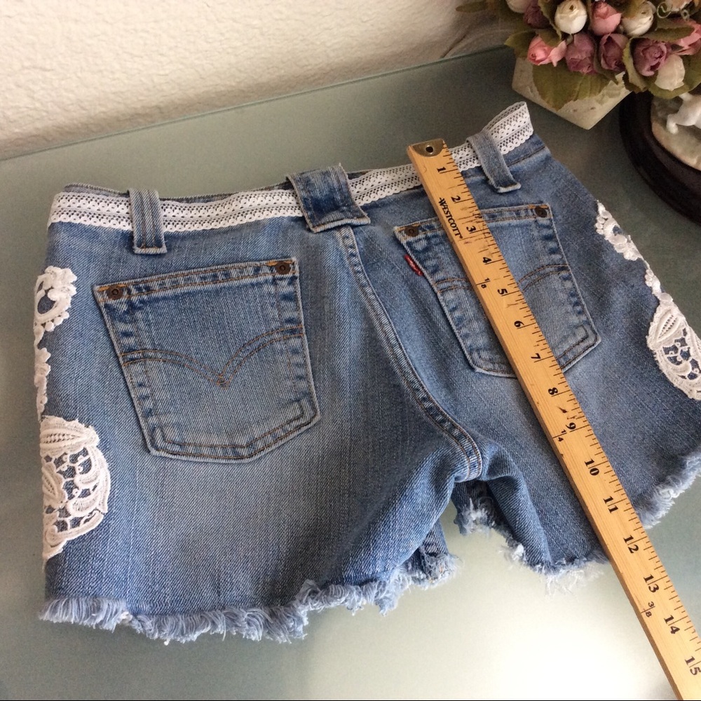 Levi’s Short Blue  Lace Upcycled Sz 3 JR - Picture 4 of 4